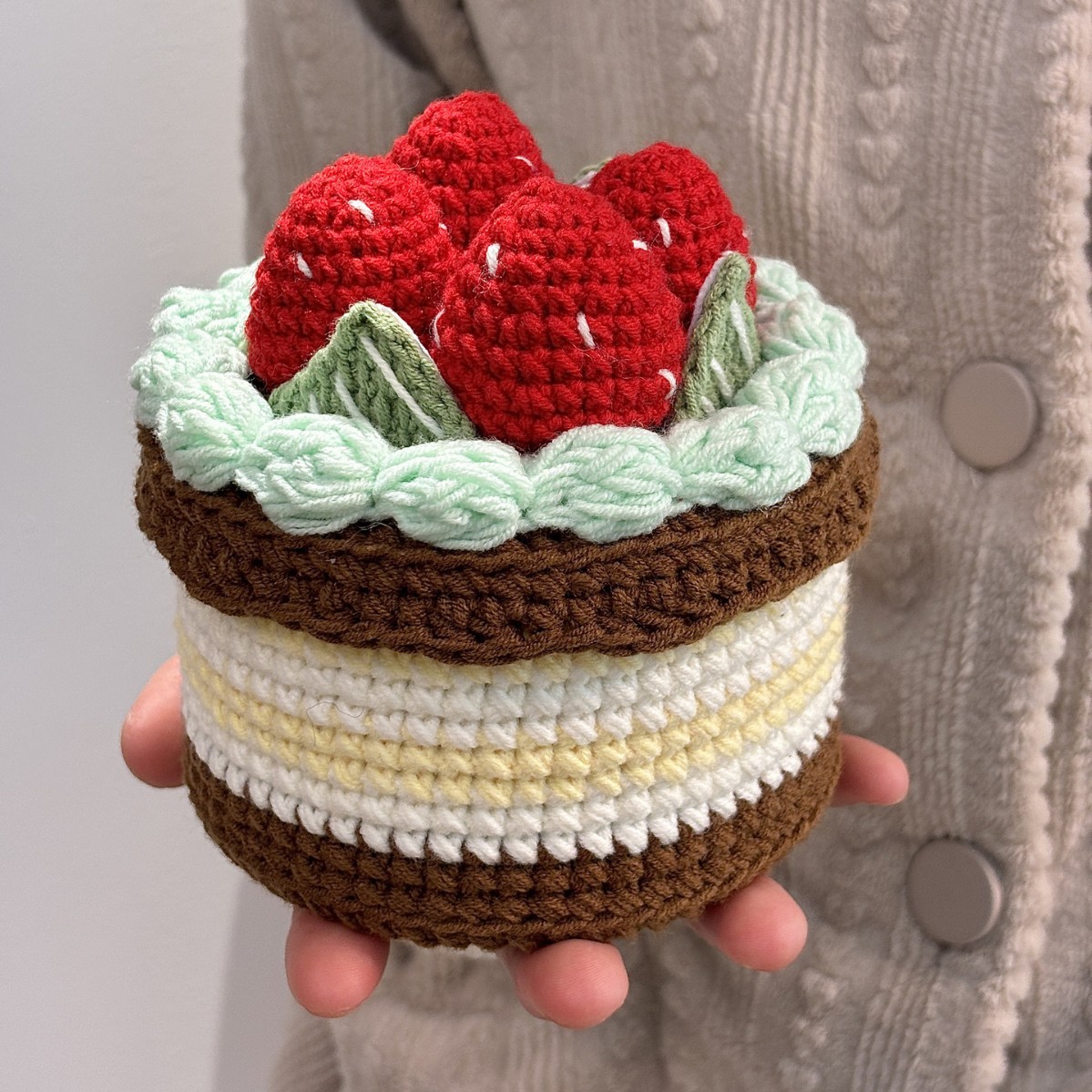 Picture of DIY woven strawberry cake storage box wool crochet material bag handmade homemade birthday Valentine's Day gift for women