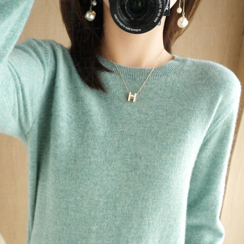 Picture of New Autumn and Winter Round Neck Knitwear Women's Pullover Knitwear Pure Color Long-Sleeved Women's Thin Inner Short Bottoming Shirt
