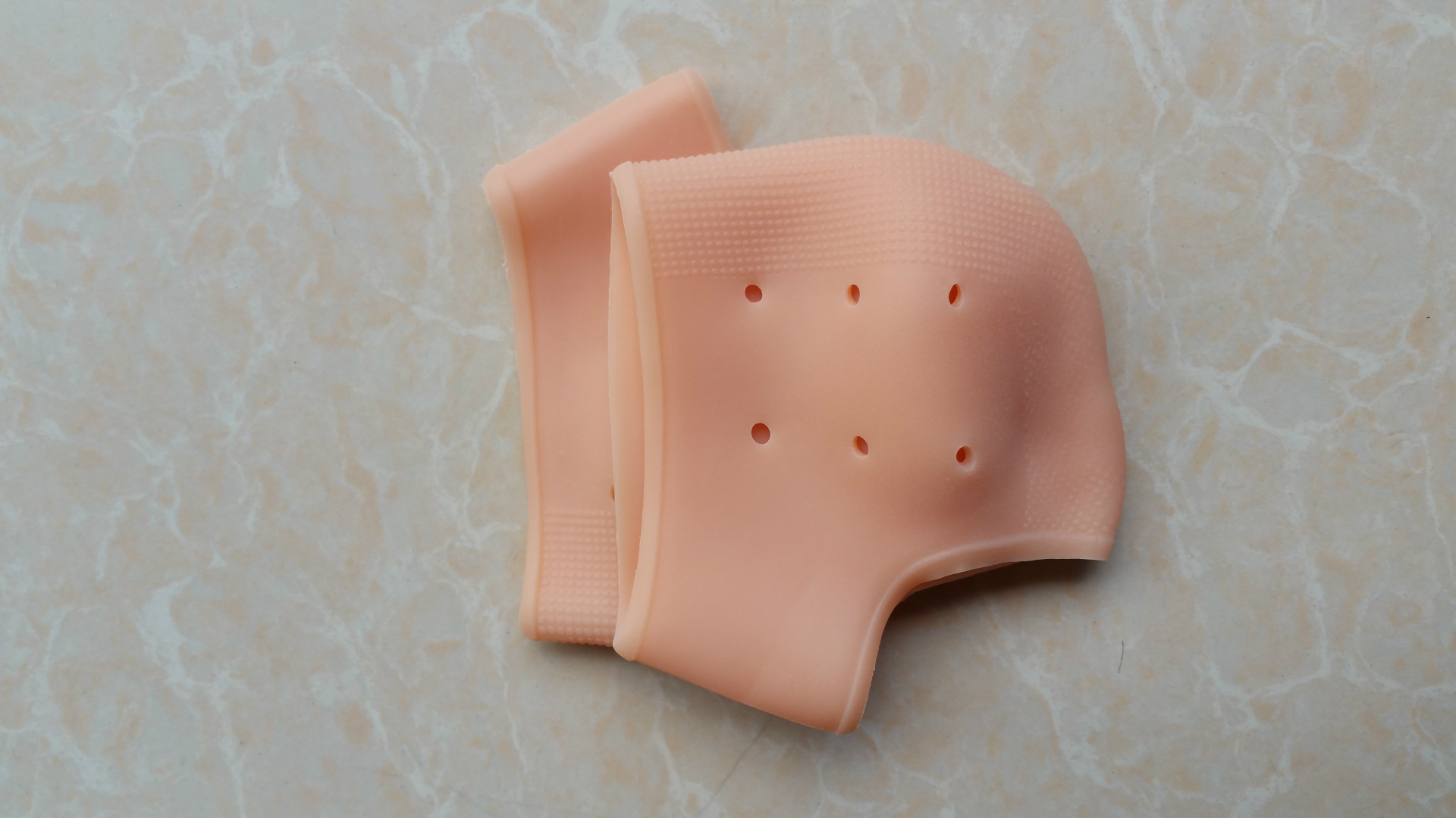 Picture of Silicone Heel Protective Cover for Relieving Heel Pain Anti-crack Socks for Men and Women Heel Dry Cover Anti-crack Socks Anti-crack Cover