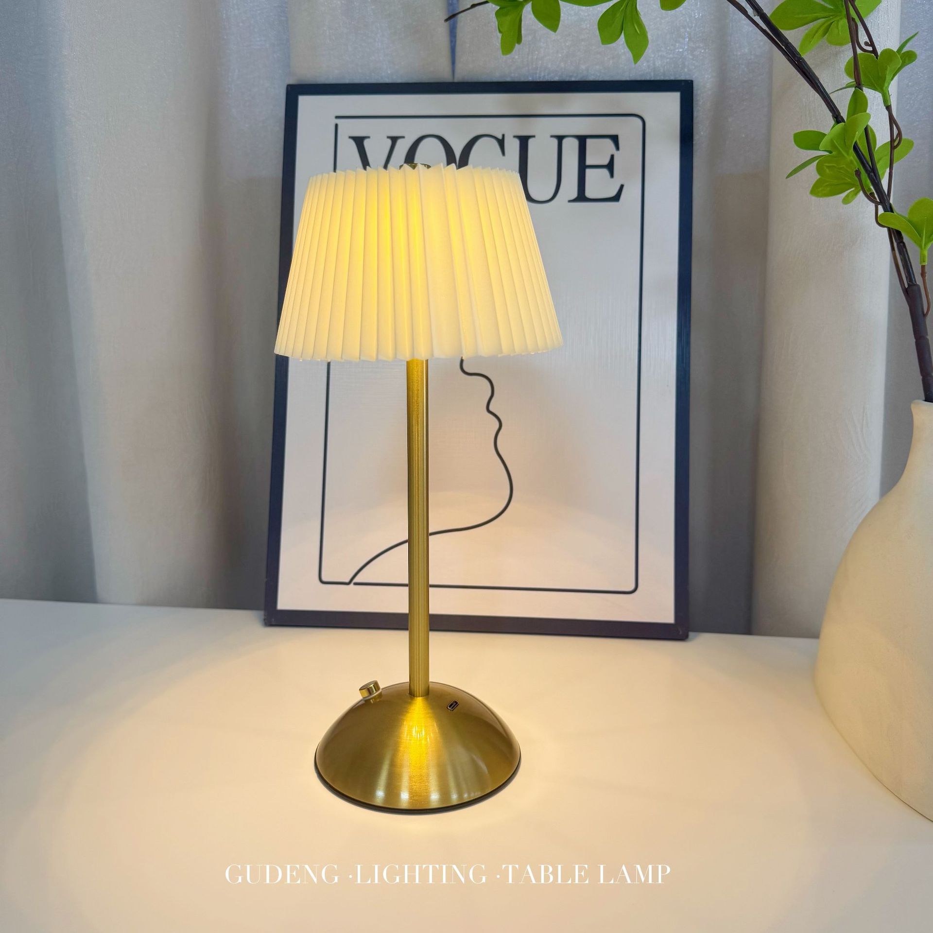 Cross-border Modern Simple Fabric Metal Pleated Table Lamp Bedroom Bedside Atmosphere Charging USB Touch Bedside Night Light