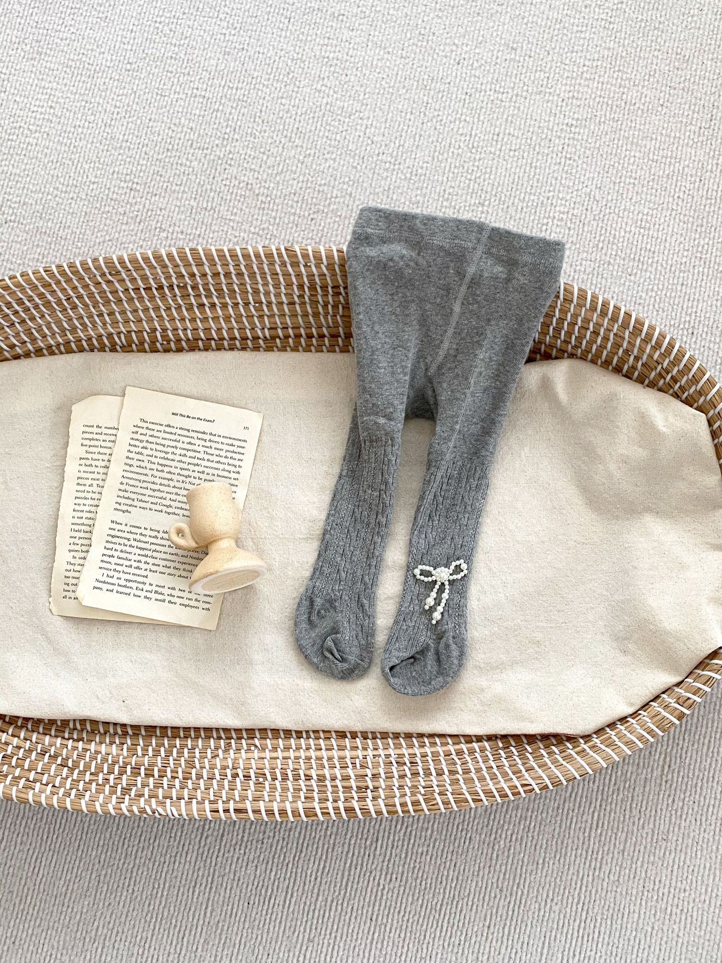 Picture of 2025 Spring and Autumn Baby Girl Pantyhose Easiest for Match Pearl Bow Foot Socks Girls Solid Color Leggings