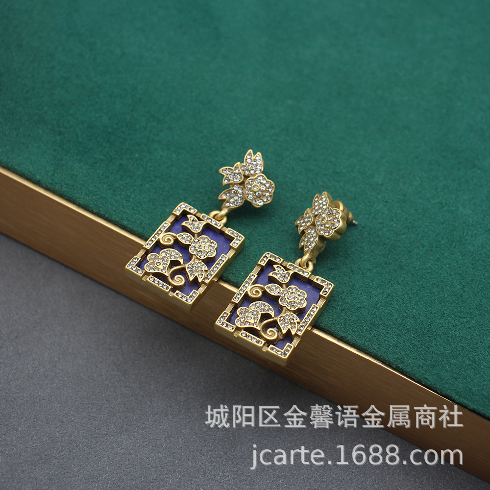 Picture of Western Jewelry Imitation Green Gold No Incident Card Necklace Earrings Simple Woolen Chain Napoleon II Middle Ancient suit