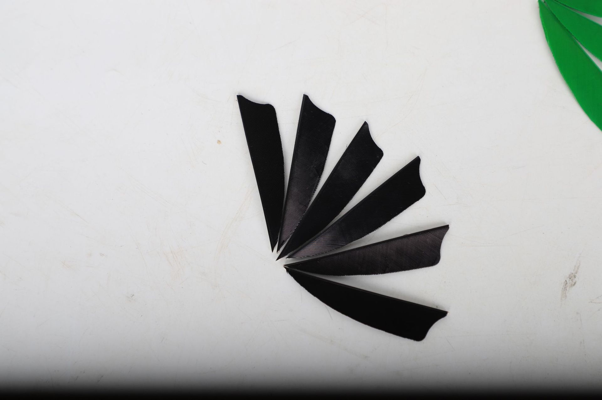 Picture of Bow and Arrow beauty hunting compound traditional arrow feather turkey feather 2.5 inch 3 inch shield Turkey real feather