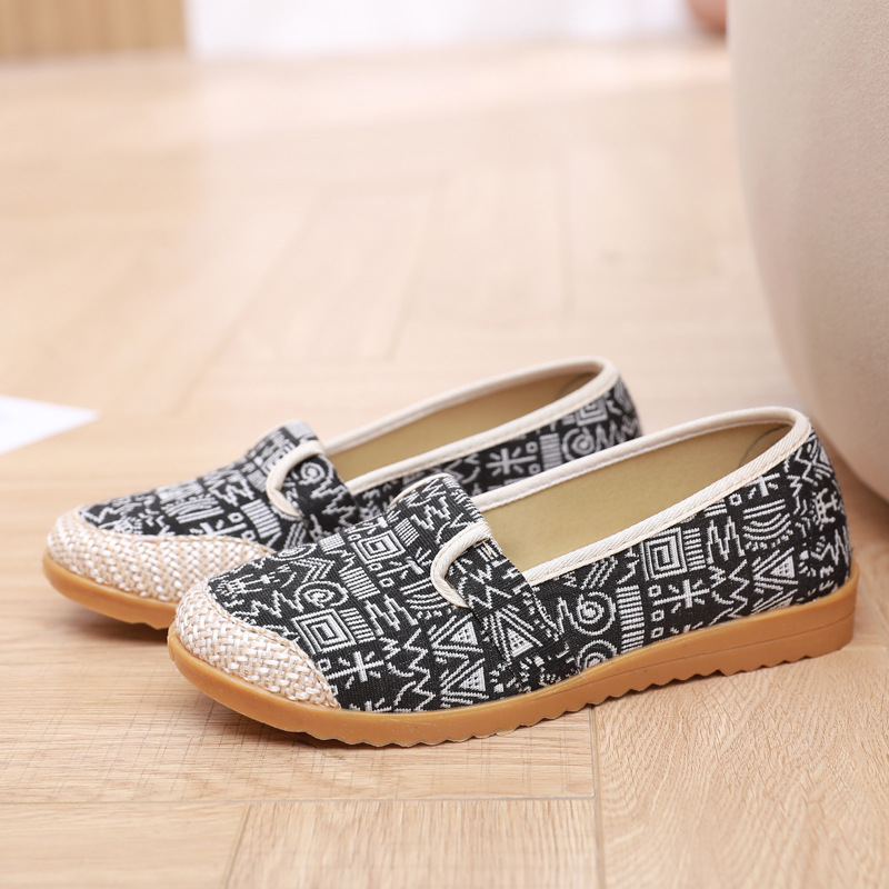 Picture of 25 Spring New Old Beijing Cloth Shoes, Non-Slip Tbottomon Soles, Comfortable Women's Shoes for Middle-Aged and Elderly Mothers, Casual Soft Soles