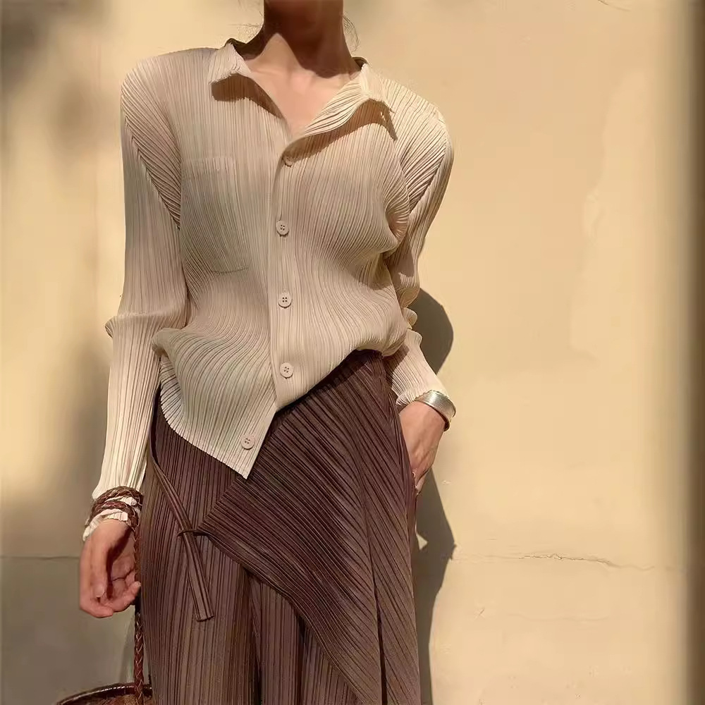 Miyake 2024 Season New Slim-fit Slimming Short Coat Women's Lapel Solid Color Long Sleeve All-match Pleated Cardigan Top