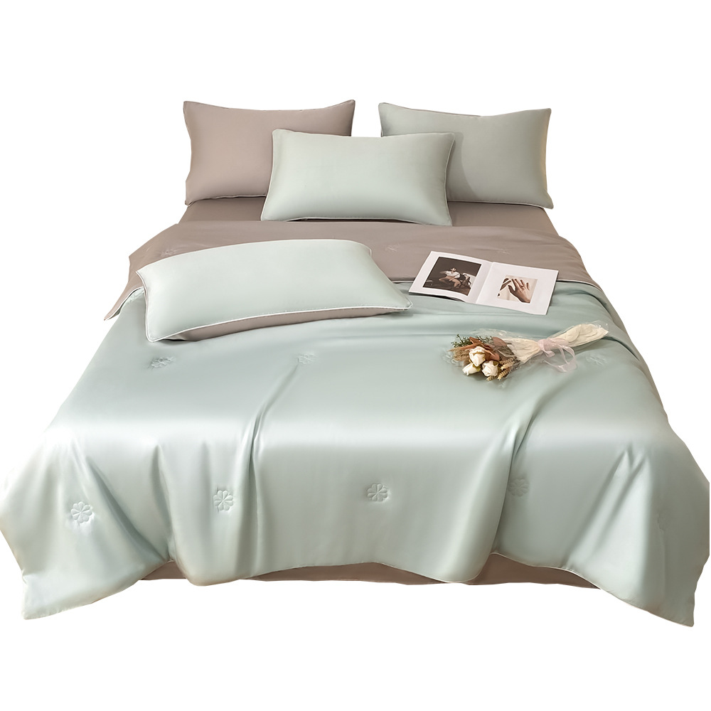 Picture of Class A cool feeling ice silk air conditioning quilt summer cool quilt four-piece summer single silk summer thin quilt machine washable