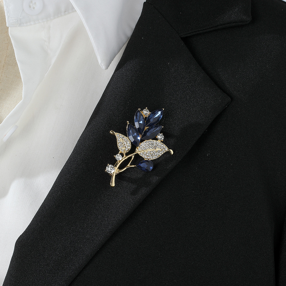 Picture of Cross-border European and American Blue Crystal Leaves Diamond Elegant Brooch Light Luxury Niche Design Suit Cheongsam Corsage Women