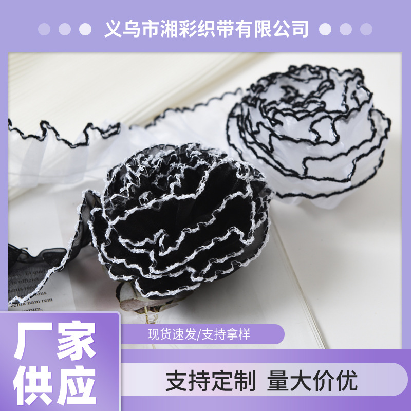 Xiaoxiang style black and white pleated skirt with wrapped flower bouquet Tanabata flower packaging florist Valentine's Day floral materials 11