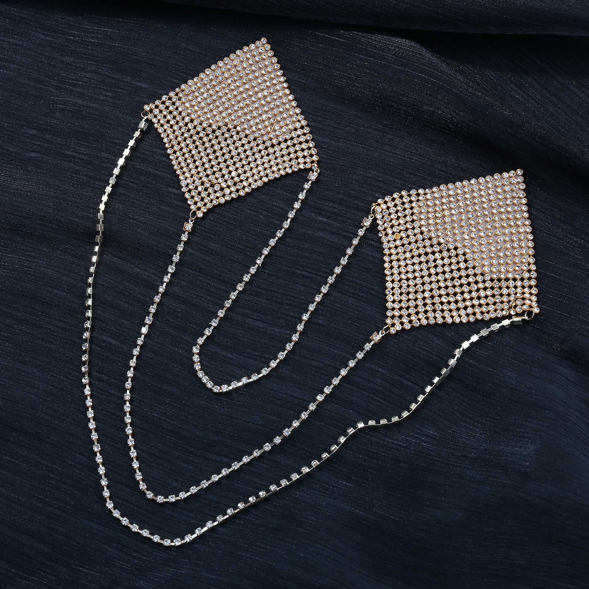 Picture of Chest Chain, High-End Accessories for Women with Big Breasts, Pure Lust Style, Square Flash Diamond Aluminum Chain, Invisible Nipple Patch, Anti-Bulge Breast Ornament Hanging Chain