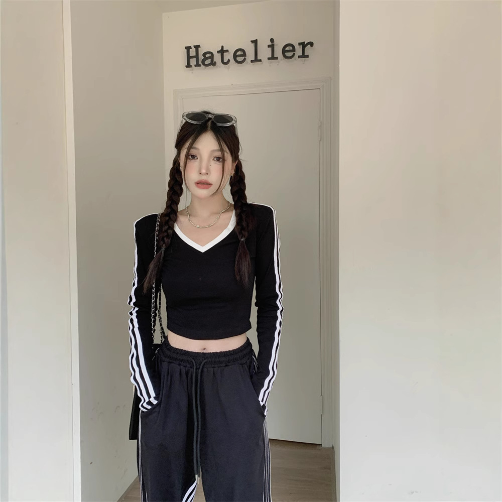 American Style Hot Girl V-neck Long-sleeved T-shirt Women's Early Autumn Sports Stripe Design Sense Contrast Color Navel Short Slim-fit Base Shirt