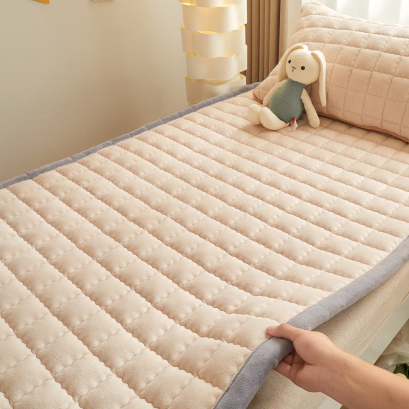 Picture of Milk Velvet Mattress Home Foldableing Soft Cushion Student Bedding Three-Piece Set Printed Dormitory Mat Special Single Mattress