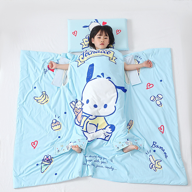 Picture of Class A children's kick-proof quilt artifact summer thin baby sleeping bag big child belly silk summer quilt air conditioning quilt