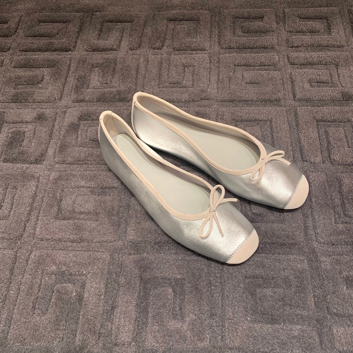 Silk_sheepskin French style square toe bow flat slip-on feet small shallow mouth ballet shoes single-layer shoes for women