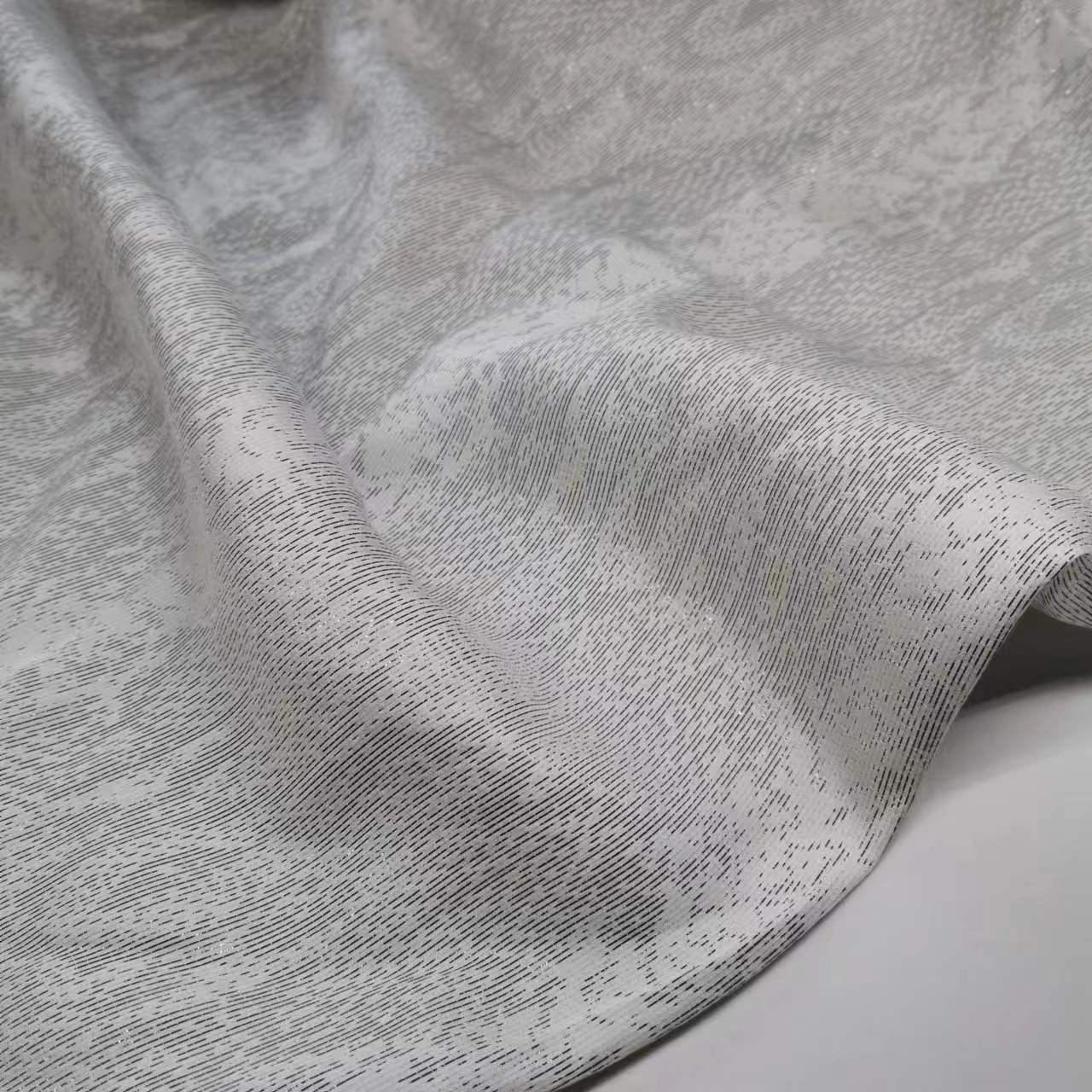 17mm Silk and Rayon Blended Fabric with Black Shiny Shirt and Skirt Wide-Width Fabric