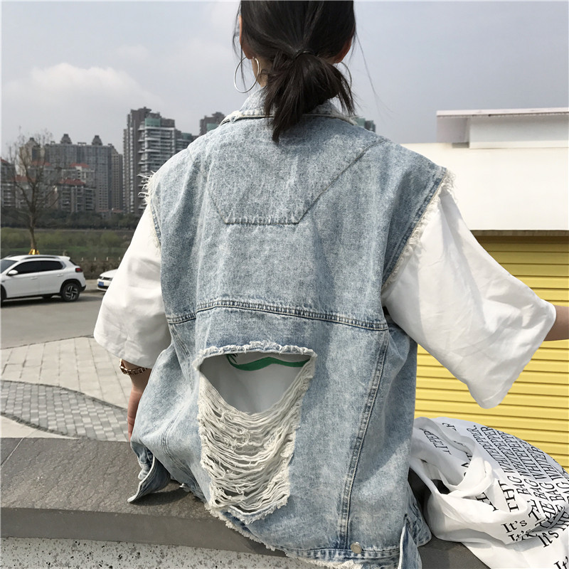 Picture of 2024 Spring and Summer New Style Washed Large Hole Nostalgic Color Retro Beard Edge Distressed Denim Vest Women's Loose Jacket Trendy