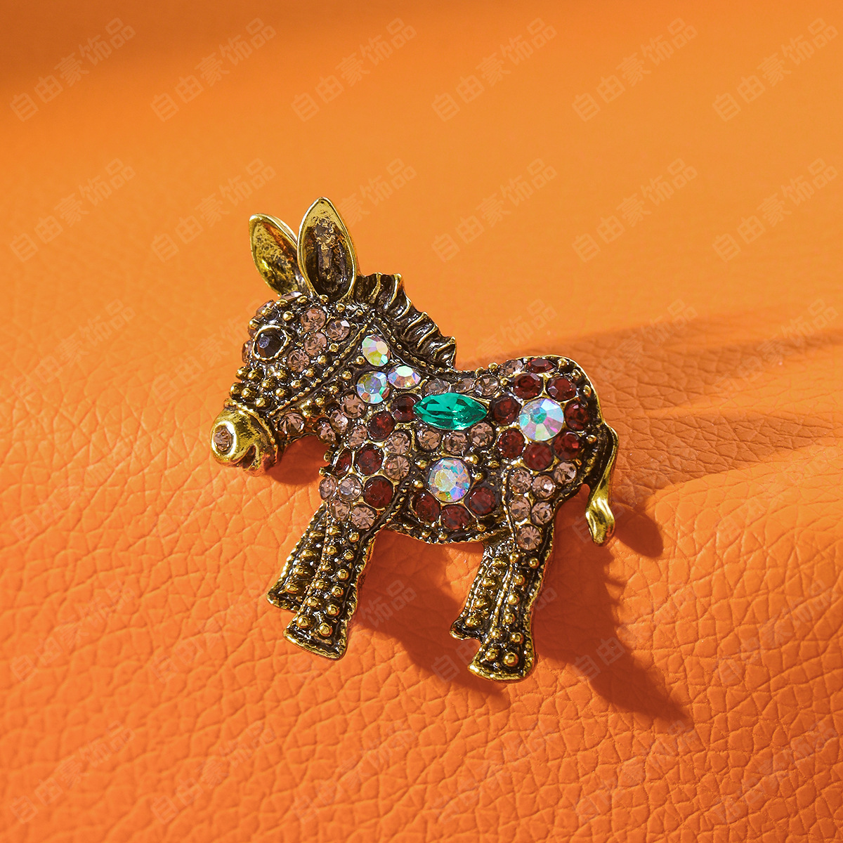 Picture of Europe and the United States cross-border new retro high-grade brooch diy creative fashion pin clothing accessories animal corsage factory straight