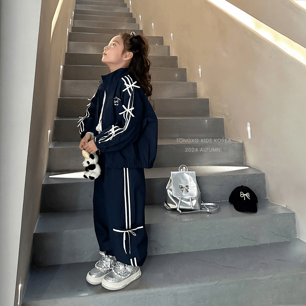 Girls' Korean Style Casual suit Middle and Big Children's Spring and Autumn New Arrival Cardigan Top Trousers Bow Stripe Two-Piece Trendy Set
