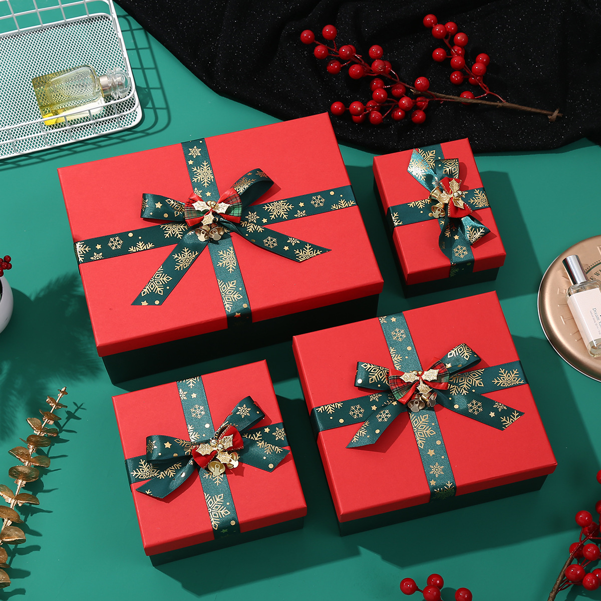 Christmas gift box lid creative gift box candy Christmas socks Christmas Eve Apple gift box source wholesale