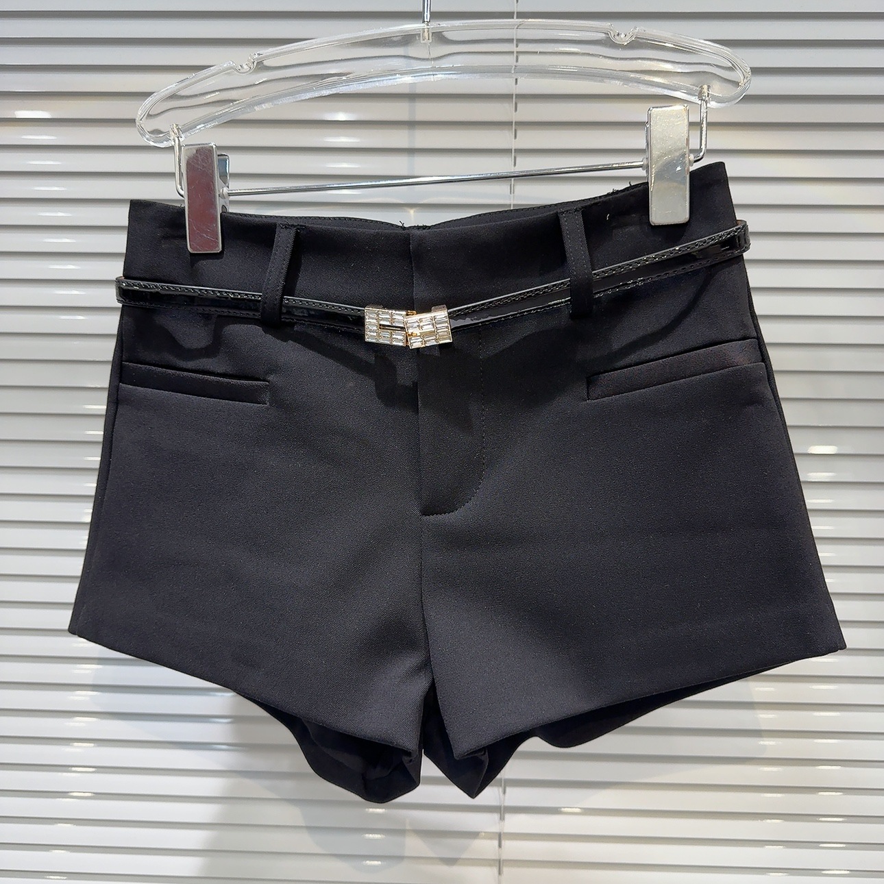 Picture of Internet Celebrity Same Style 2024 Summer Gem Belt Decoration Solid Color Elegant Workplace Women's Straight Three-point Suit Shorts