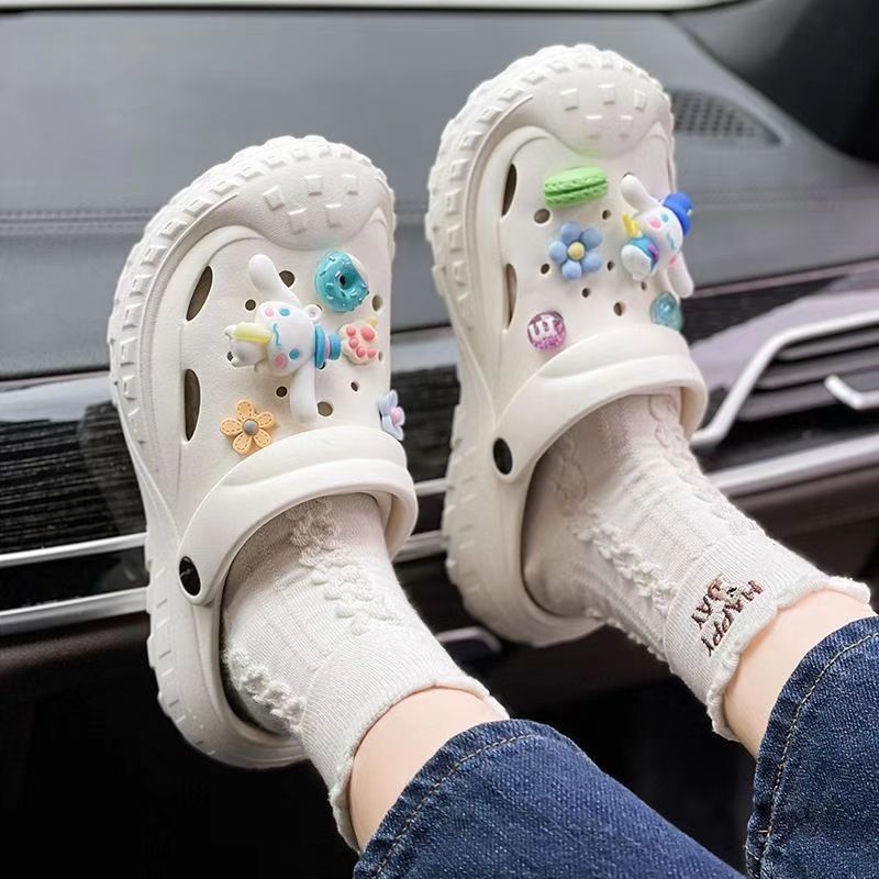 Thick bottom hole sandals women's summer outdoor wear 2025 new cartoon animation cute soft bottom beach slippers