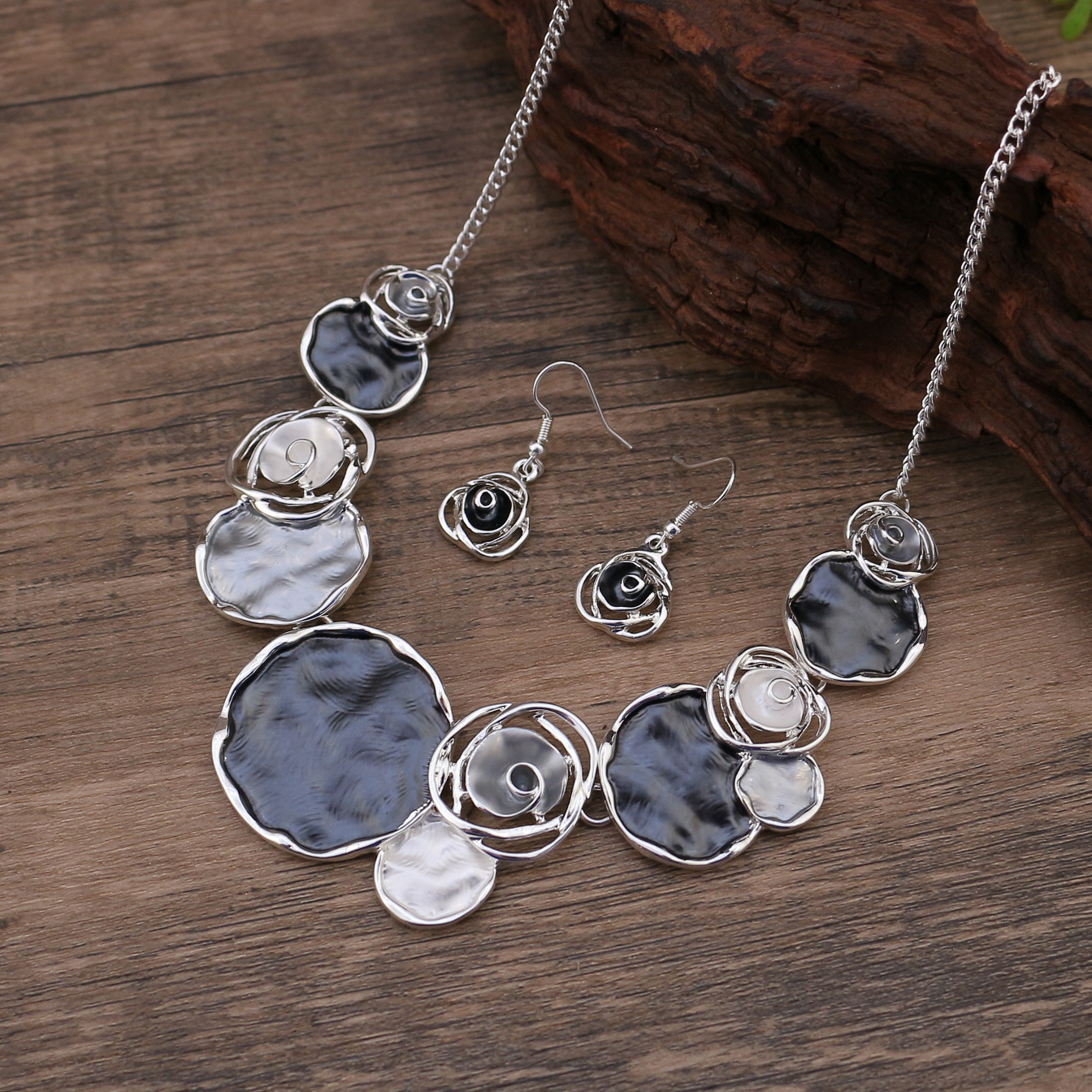 Picture of Cross Border Hot Sale Enamel Rose Earrings Necklace suit Women Valentine's Day High Sense Rose Necklace