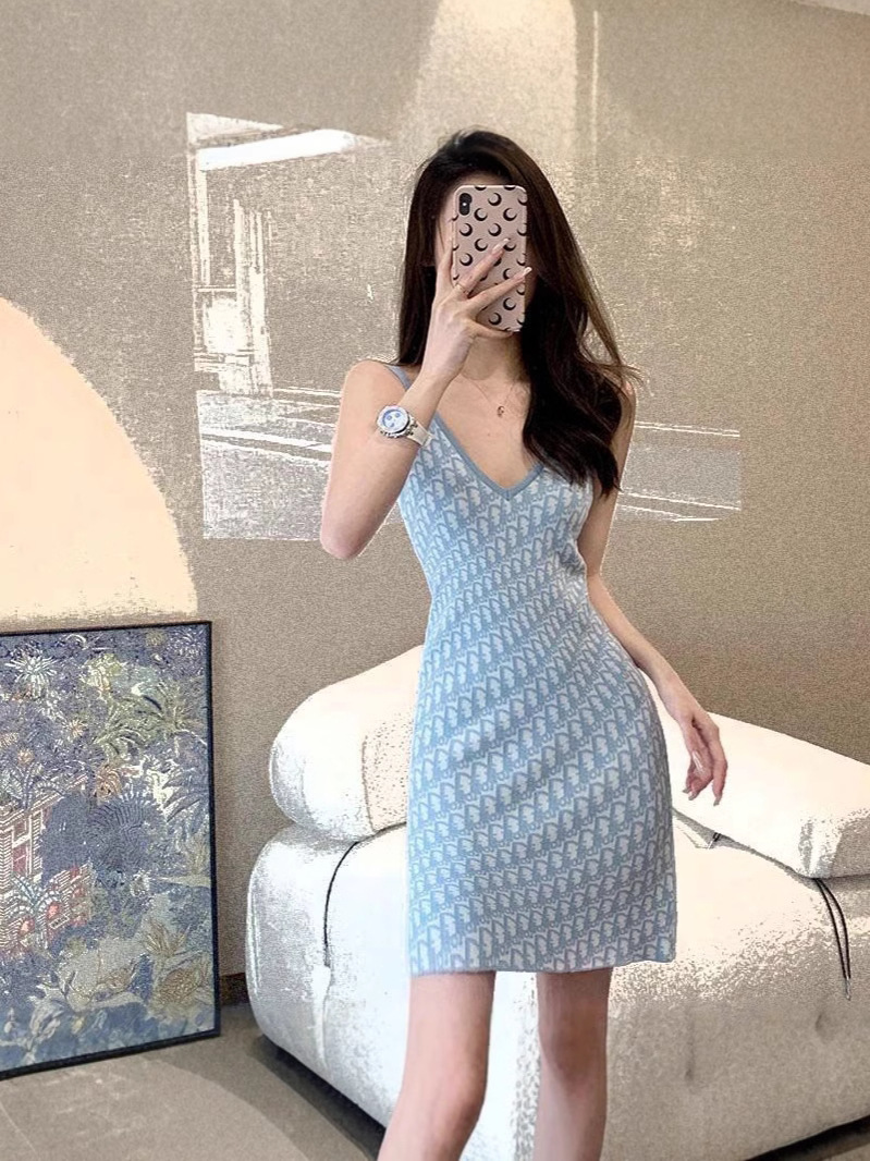 Knitted Sling dress Women's Summer 2024 New Arrival Small Hip Skirt Tight Waist Slimming Short Skirt