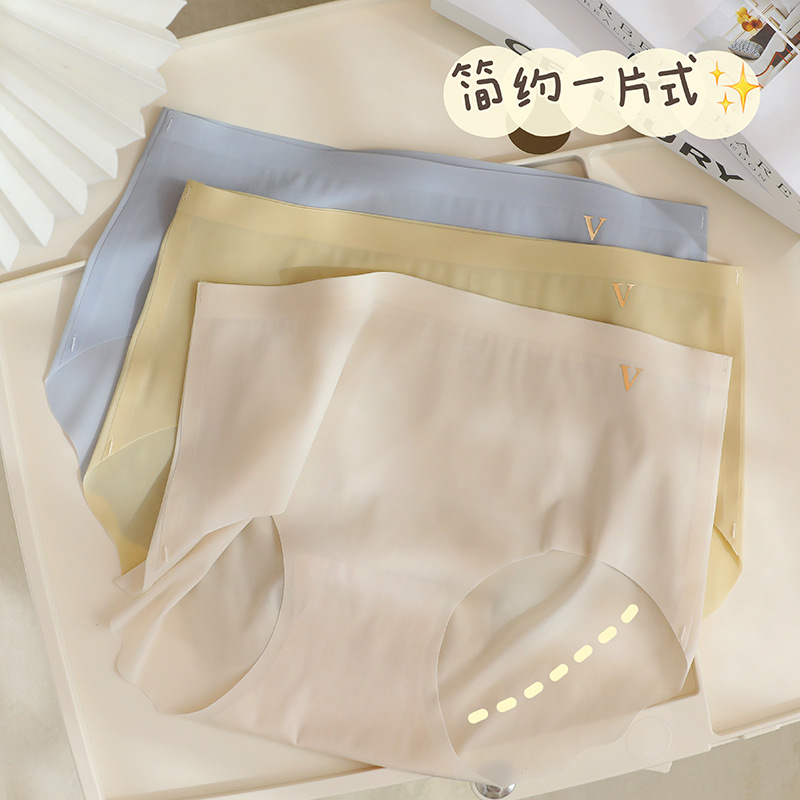 Chen's Companion Simple Wind Ice Silk One-Piece Seamless Invisible V-Shaped 3D Peach Hip Breathable Mid-Waist Briefs for Women