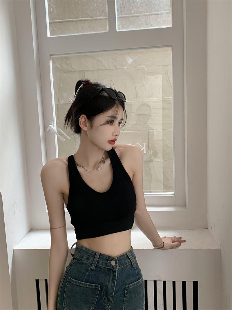 Picture of Hot Girl Sexual Beautiful Back Underwear Female Student Anti-Light Band Chest Pad Base Tube Wrap Chest Sports Camisole