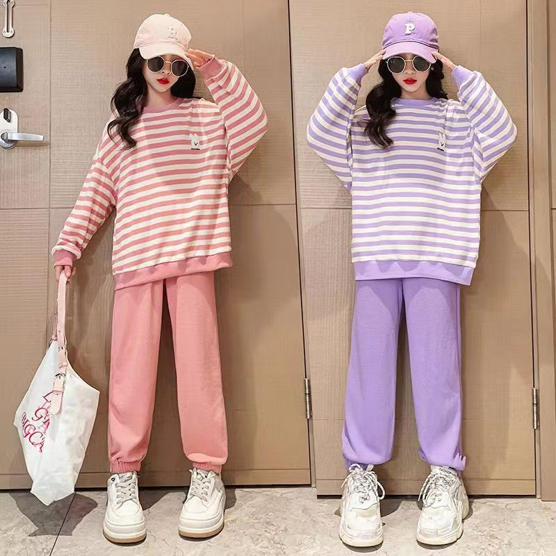 Picture of Girls' Korean-style Autumn Wear Sports suit for Big Kids Spring and Autumn New Stylish Striped Sweater Fashionable Trousers Two-piece Set