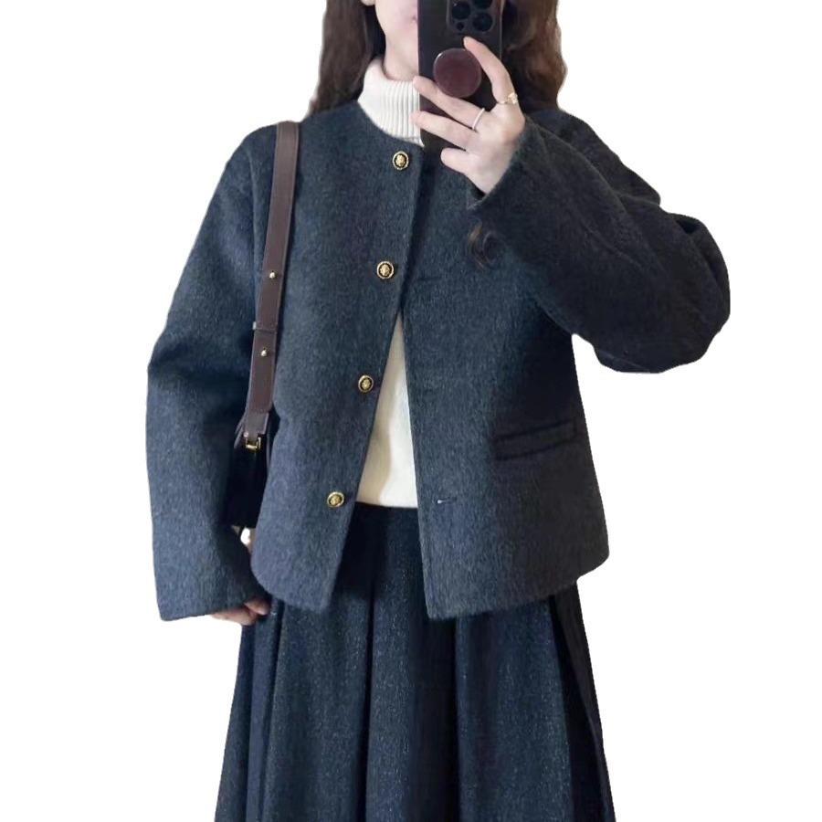 Picture of Retro gray short Chanel style woolen coat for women autumn and winter loose slimming Hepburn style gentle temperament outerwear
