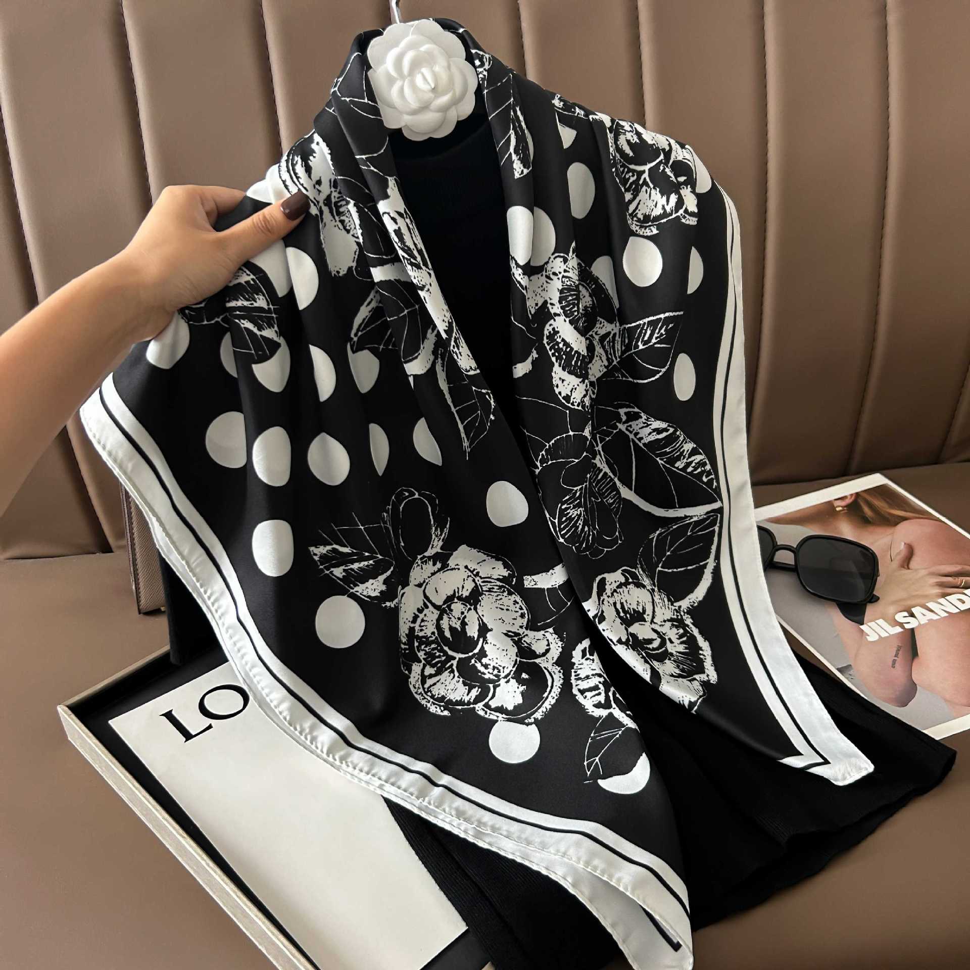 Picture of New 90cm Large Square Silk Elegant High-grade Decorative Shawl Women's Silk Scarf Fashion All-match Professional Scarf