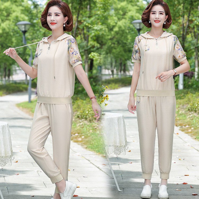 Picture of Mother's Summer Casual Sportswear Suit Western Style Large Size New Middle-aged and Elderly Women's Summer Short-sleeved Sweatshirt Two-piece Set