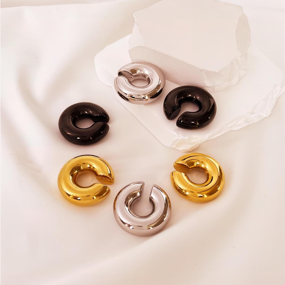European and American Fashion, Minimalist Style, Stainless Steel C-Shaped Hollow Waterproof Non-Fading High-Quality Single Women's Ear Clip