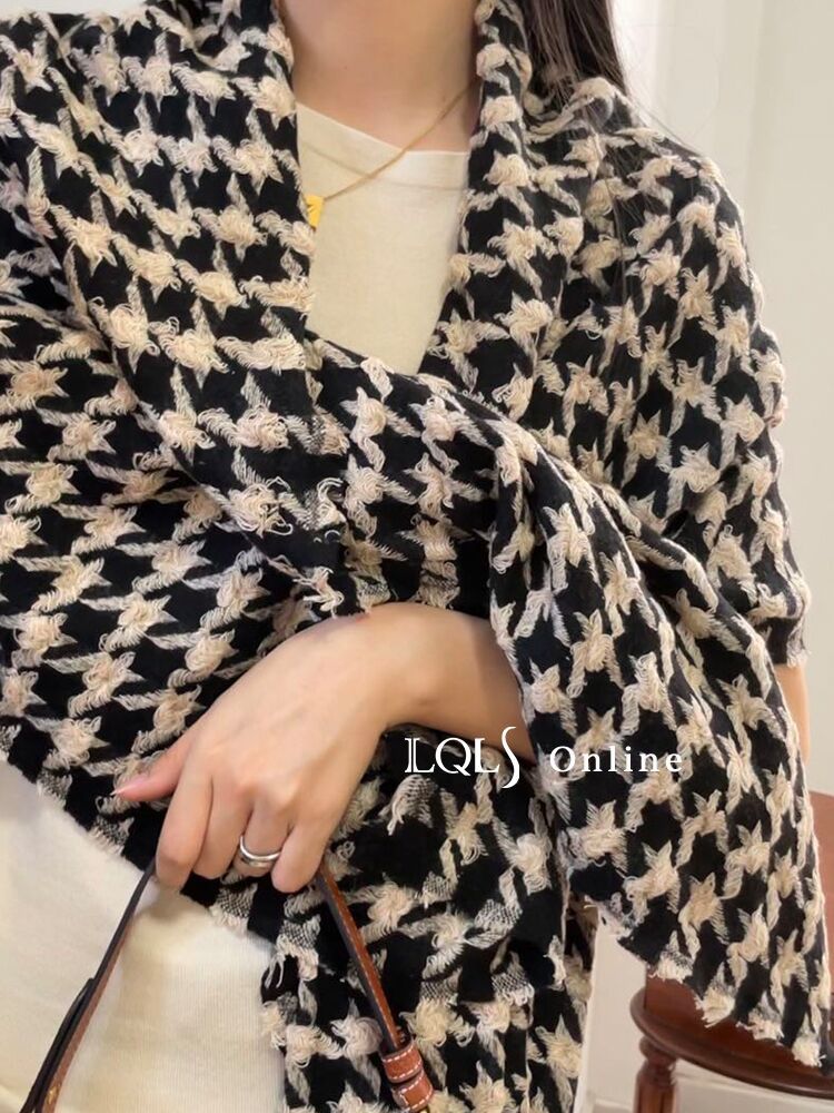 Picture of Hand-Woven Thin Roll Houndstooth Scarf Women's Winter Woven Cashmere Shawl Dual-Purpose Autumn Warm Plaid Scarf