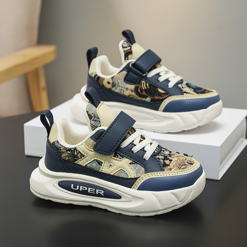 Picture of Boys' sneakers 2025 spring and autumn men's mesh fashion student girls' soft soles lightweight casual running shoes trend