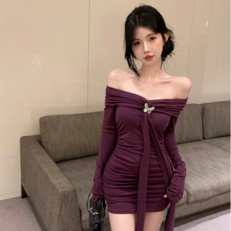 Autumn and Winter New Pure Sexy off-Shoulder Neck Long-Sleeved dress Women's Slim-Fit Slimming Pleated Hip Short Skirt