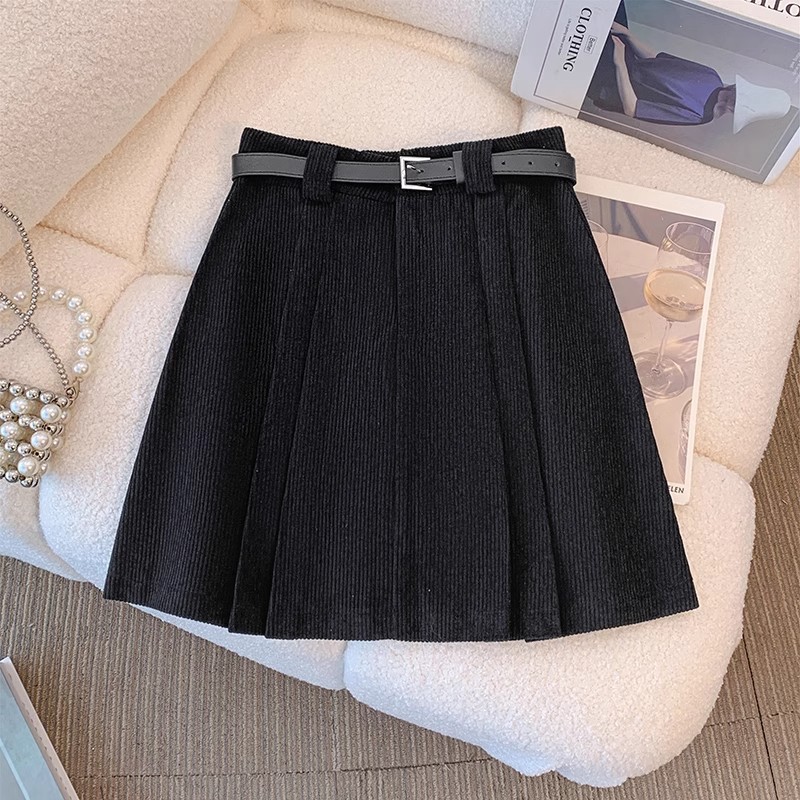 Black Corduroy Pleated Skirt Women's Autumn and Winter 2025 New High Waist Casual Slimming Elegant Hip Skirt