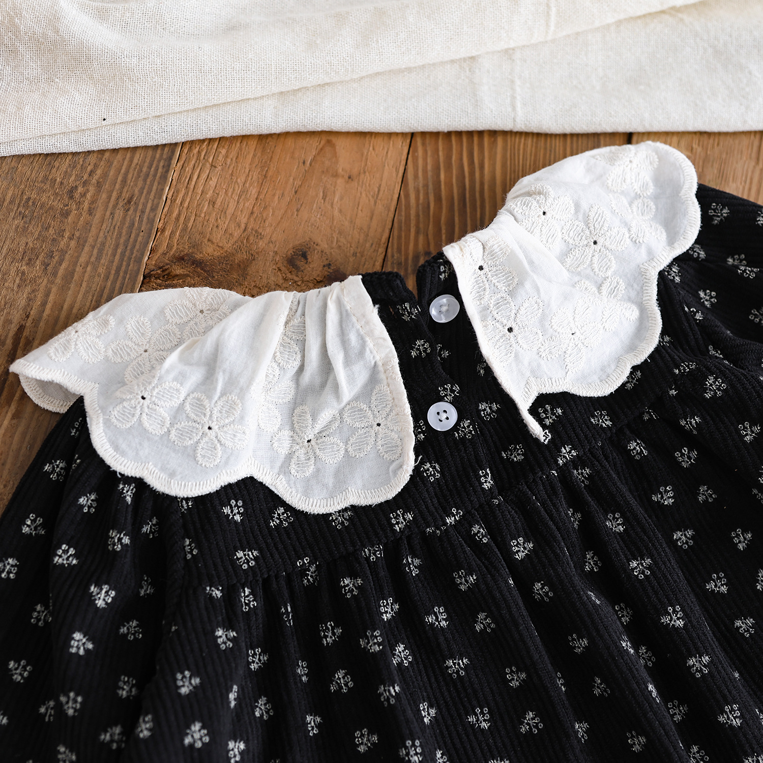 Picture of New Girls' Long-sleeved Korean Style dress Autumn New Retro Style Floral Dress Children's Lace Lapel Princess Dress