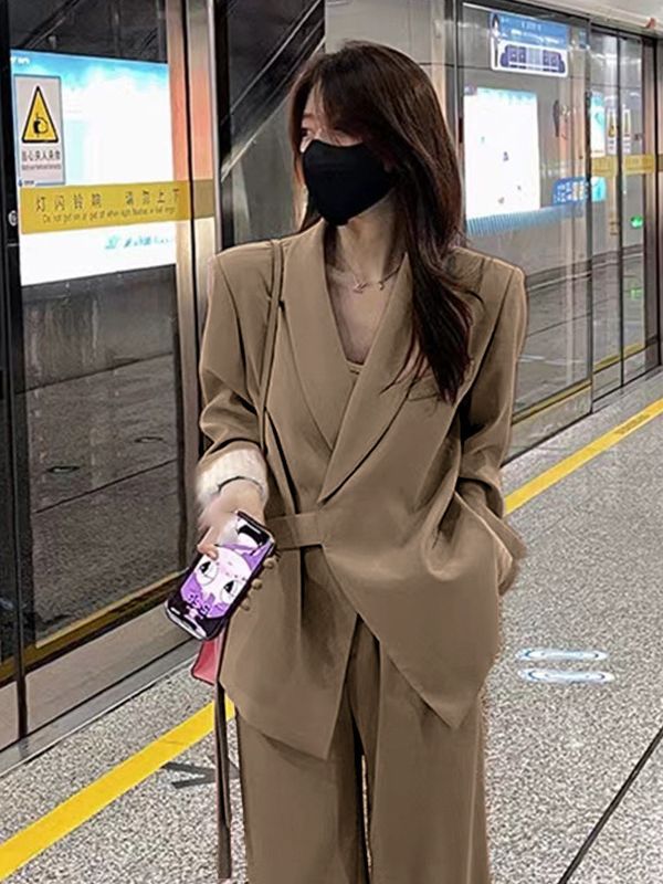 Picture of Pink Suit suit Women's 2024 Spring New Design Sense Niche Elegance Suit Wide Leg Pants Two-Piece Set