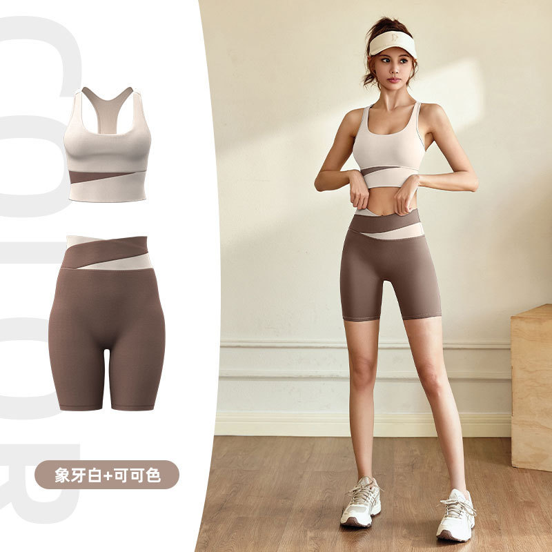 Picture of New Stitching Contrast Color Yoga Suit Women's Fitness Naked Tight Sports Pants Push-up Cross Sports Beauty Back