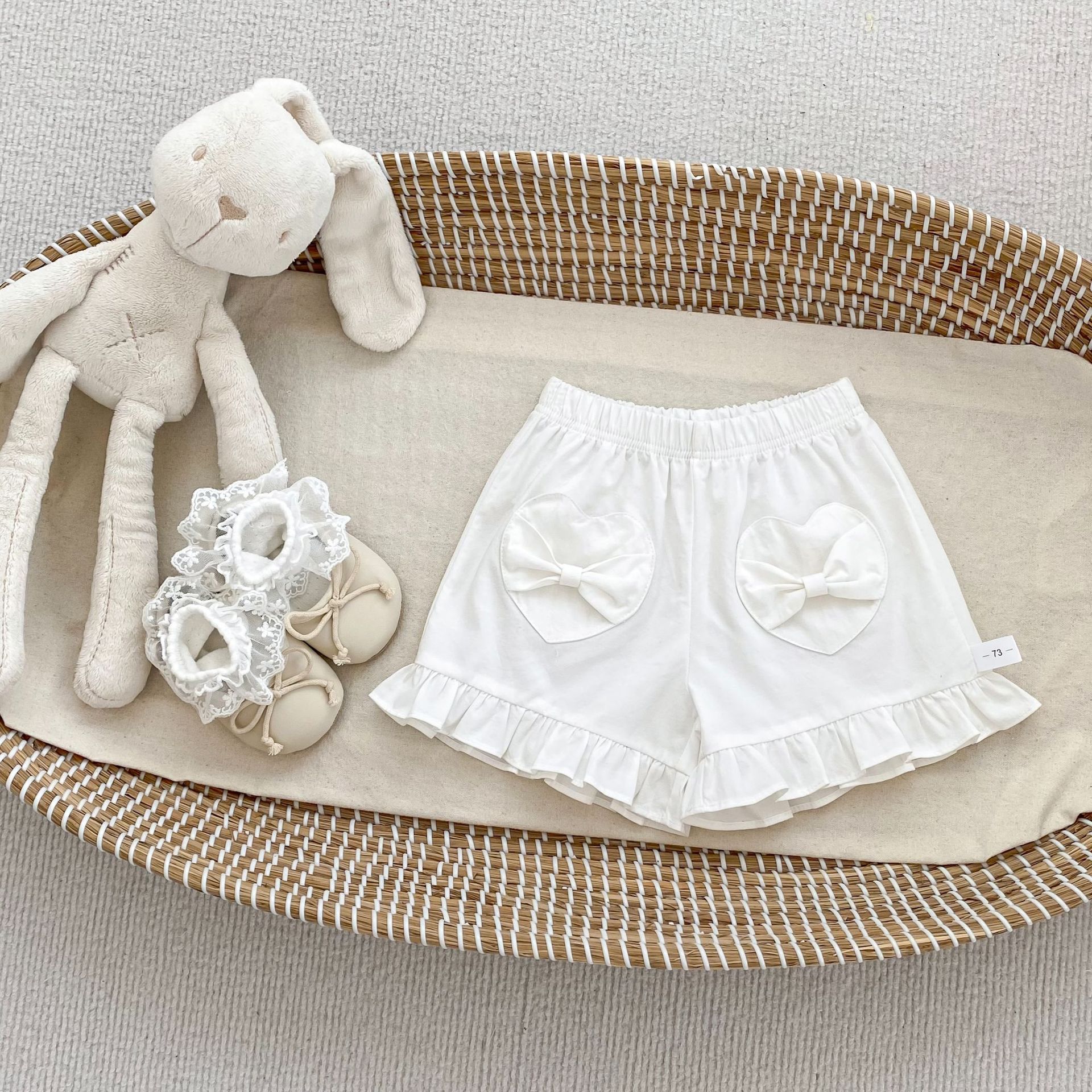 Picture of Cute Girl's Summer suit New Stylike Baby Girl's Llace Collar Short Sleeve Love Pocket Shorts Two-piece Set