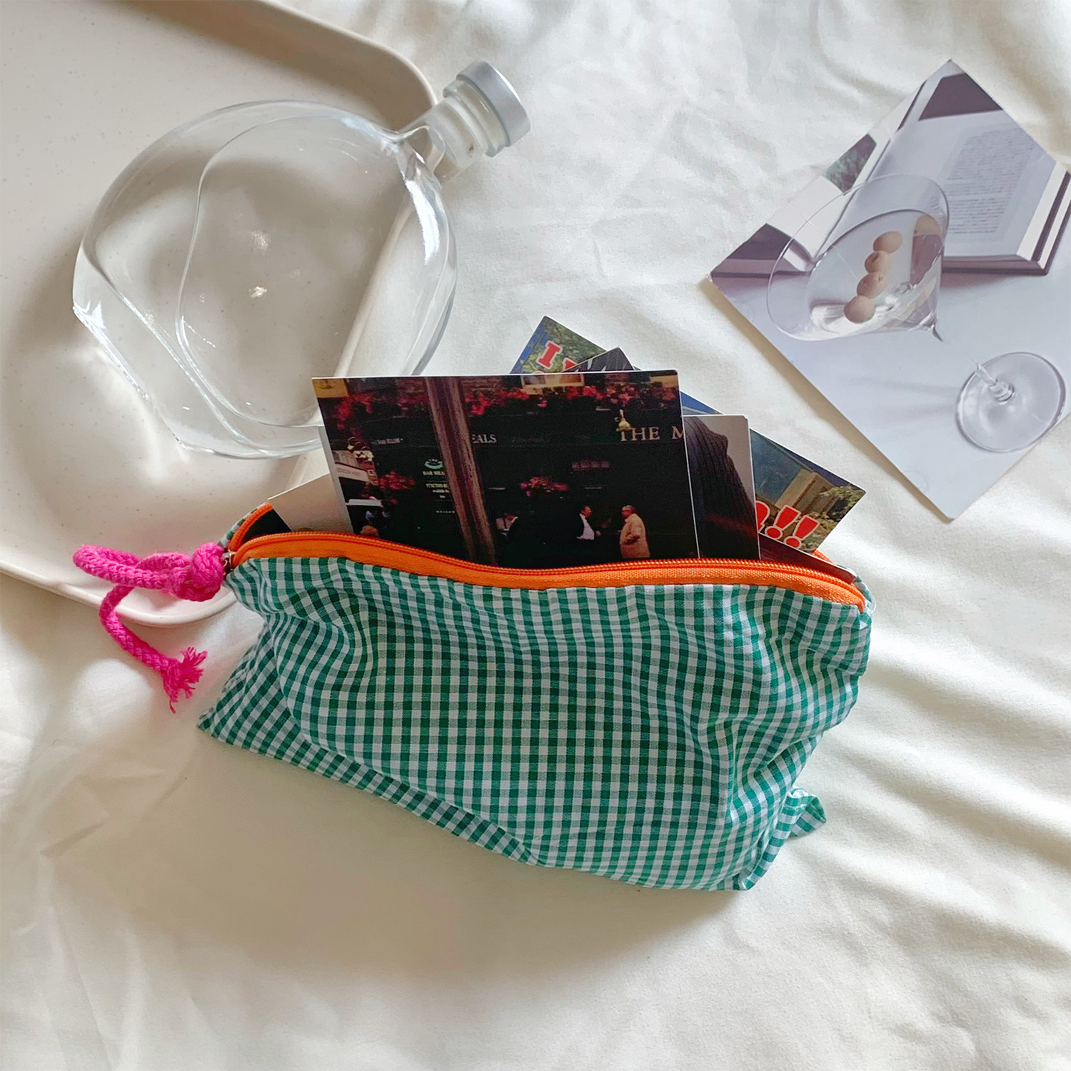 Picture of Creative Contrast Color Plaid Cosmetic Bag Women's Ins Large Capacity Cosmetic Brush Storage Bag Portable Travel Bag