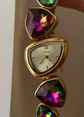 Picture of GEDI New Bracelet Watch Crystal Irregular Strap Niche Design Light Luxury Fashion High Elegant