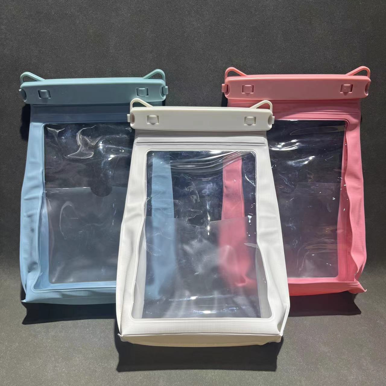Beach swimming oversized waterproof bag IPX8 diagonal touch screen swimming hot spring diving equipment artifact airbag