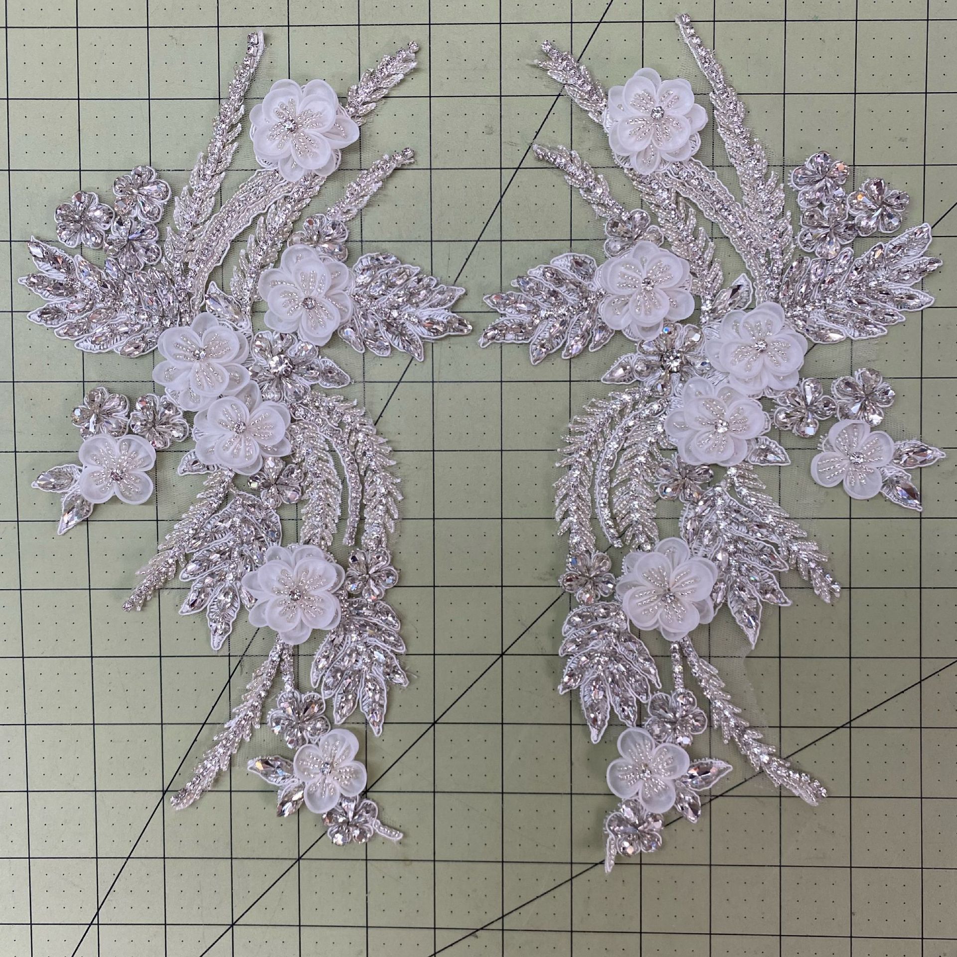 Wedding dress bridesmaid dress small dress handmade heavy three-dimensional flower rhinestone accessories DIY clothing accessories
