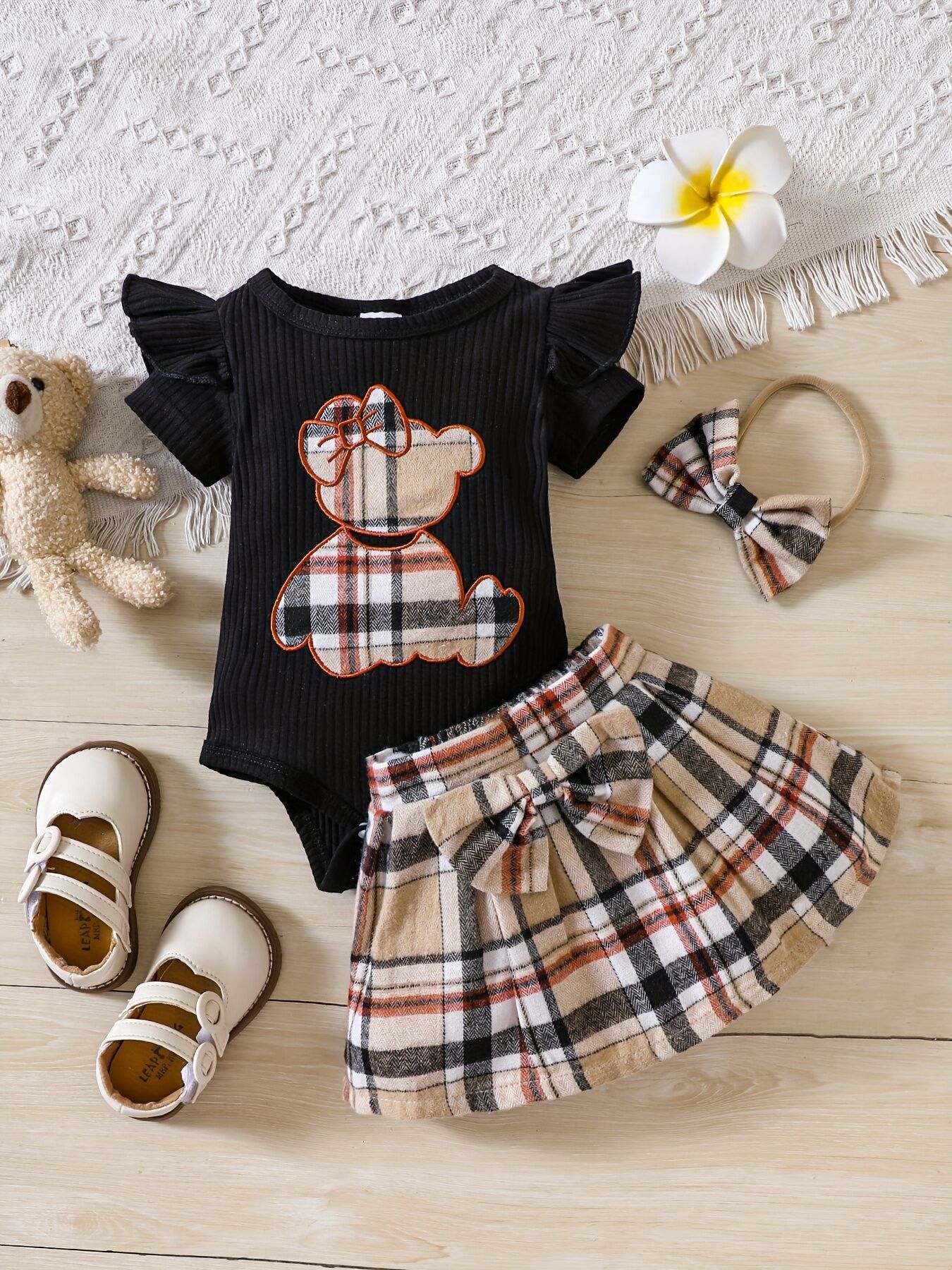 Picture of Cross-border INS newborn baby bag fart triangle khayi baby girl plaid skirt summer bear two-piece suit