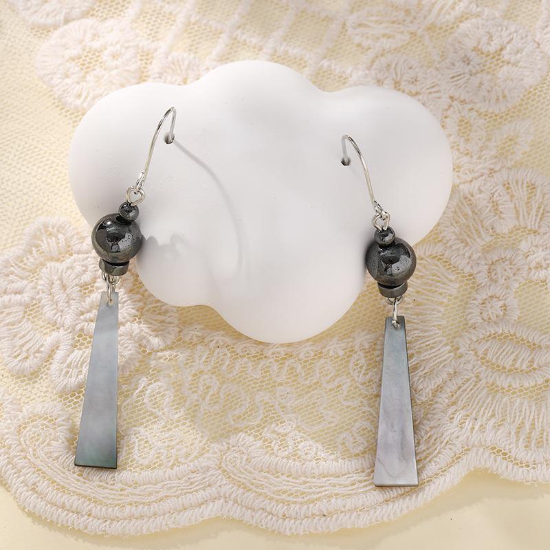 In addition to Wushan ~ retro Chinese clothing earrings niche ins Wind natural stone Black Butterfly shell cool high-end earrings New