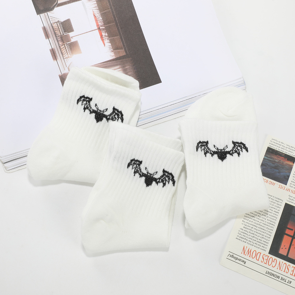 New Cartoon Bat Socks Men's Spring and Summer White Socks Short Socks Cotton Internet Celebrity Sweat-Absorbent Sports Jacquard Letter Mid-Tube Socks