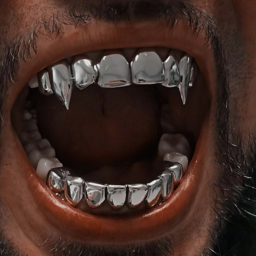 European and American Rapper Eight Teeth Pointed Tiger Teeth Explosion 24K Gold Plated Hip Hop Braces for Men and Women Quality Expensive Jewelry Dress Up Accessories