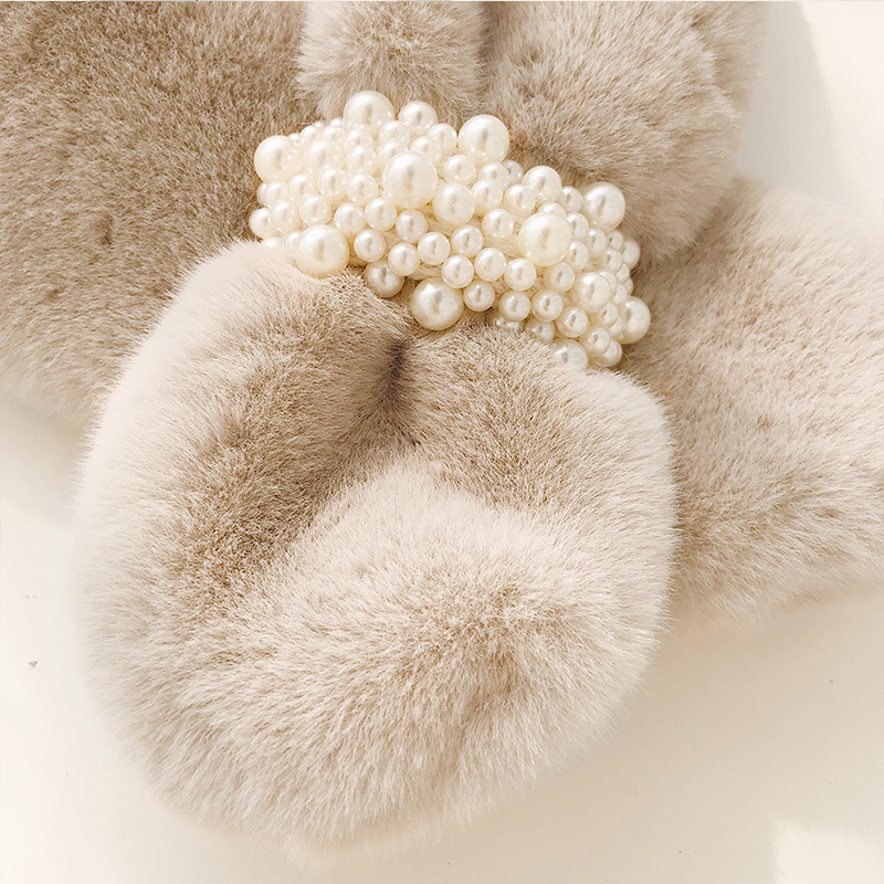 Picture of Autumn and Winter New Pearl Wool Plush Scarf Women's Pearl Buckle Cross Thickened Faux Fur Rex Rabbit Fur Scarf All-match